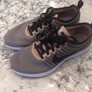 NIKE Dualtone Racer